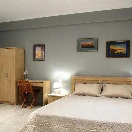 Ideally Situated Corfu Old Town Apartment *